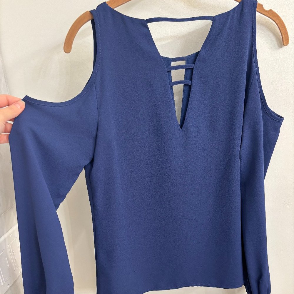 Cooper & Ella Leslie Cold-Shoulder Keyhole Top